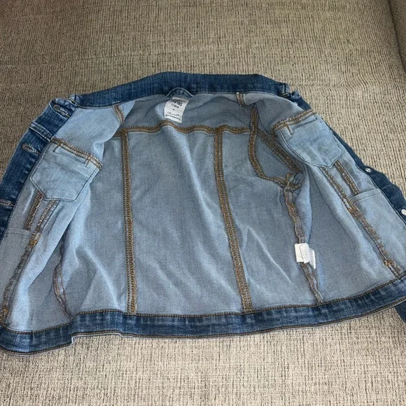 Denim&Co Classic Blue Jean Jacket for Kids - Picture 5 of 6